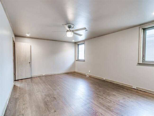 Building Photo - 6505 Avondale Dr