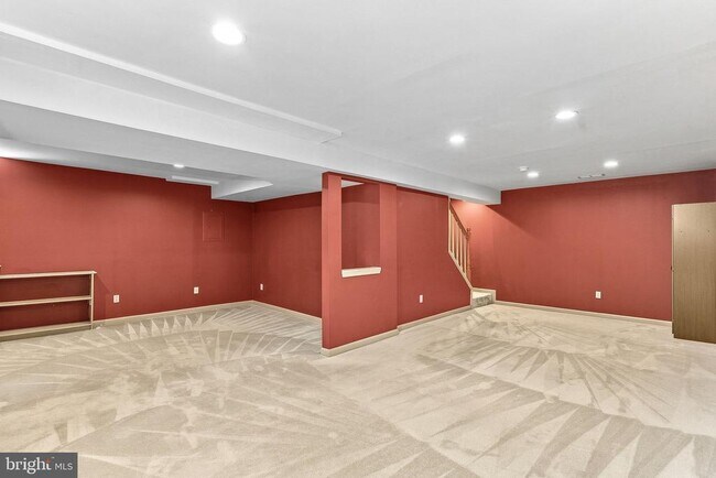 Building Photo - 10163 Yorktown Way