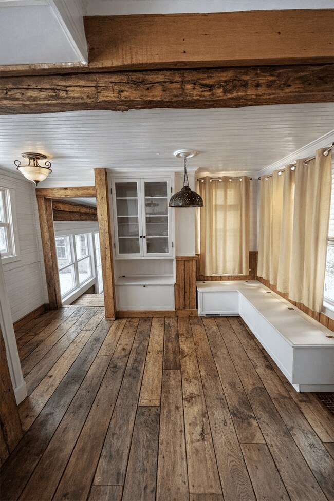 Building Photo - 4935 N Parma Rd