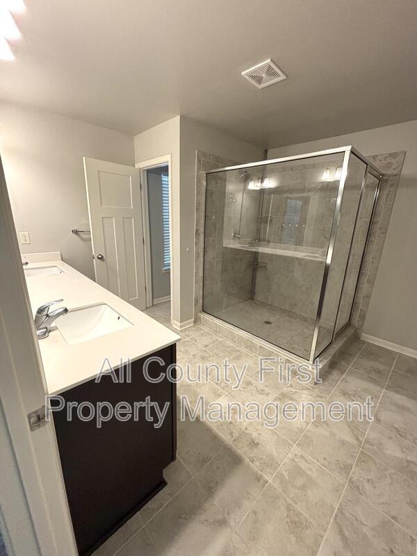 Building Photo - 1380 Sugar Glen Ct