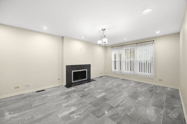 Building Photo - 1002 Hobson Dr