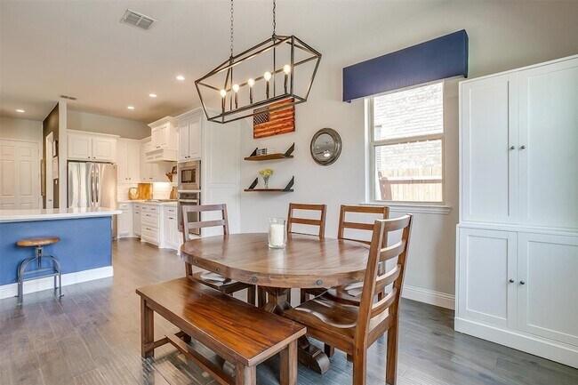 Building Photo - 15024 Teasley Ave