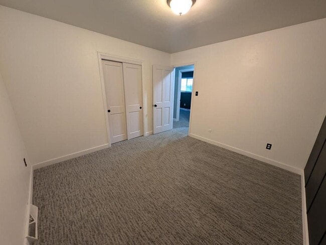 Building Photo - 1167 Westview Dr