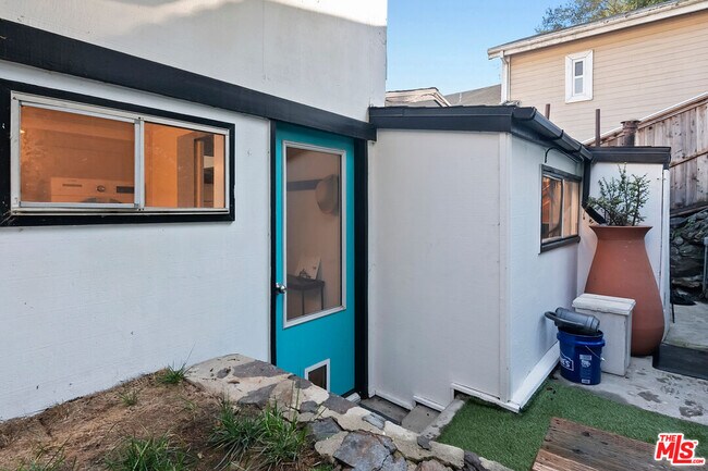 Building Photo - 1653 N Beverly Glen Blvd