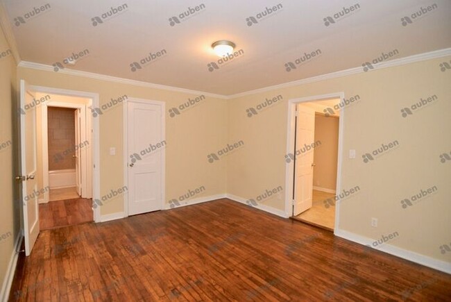 Building Photo - Updated 3 Bedroom House Near Surrey Center