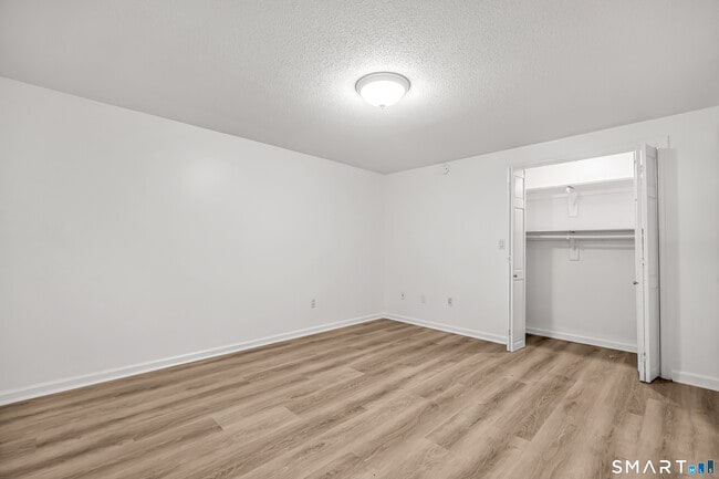 Building Photo - 112 Woodbine St