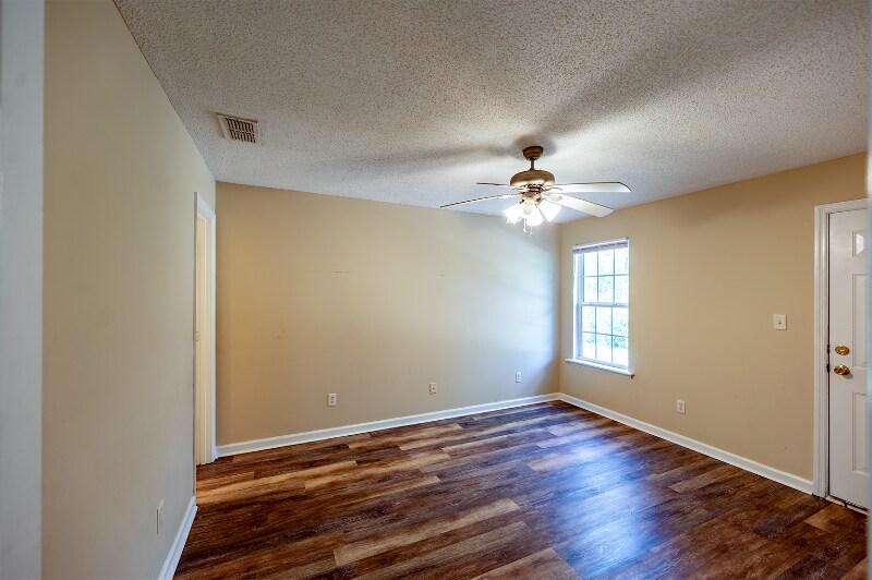 Building Photo - 100 Winding Way