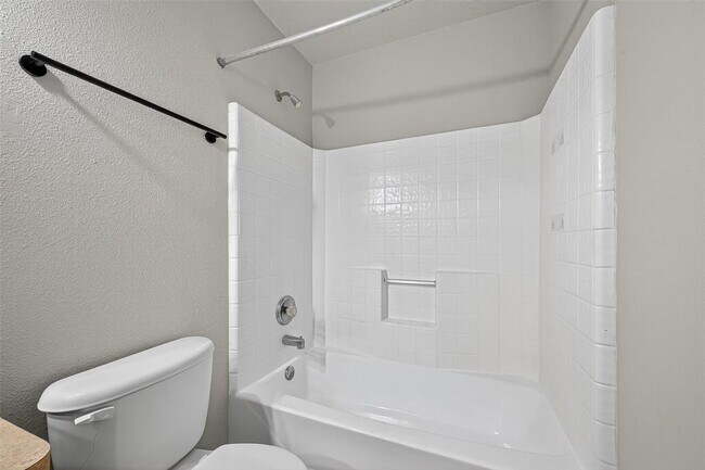 Building Photo - 16854 Pine Castle Dr