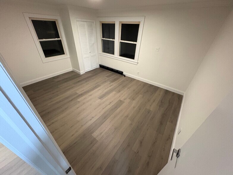 Building Photo - 20 Bogota Rd