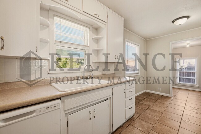 Building Photo - 1843 S Pattie St