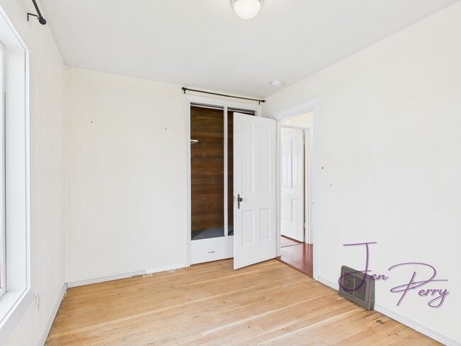 Building Photo - Two Bedroom One Bath House for Rent in Everson with Detached Garage