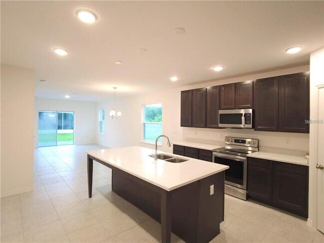 Building Photo - 4428 Desert Rose Ave