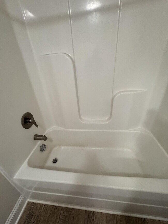 Building Photo - Inquire today on how to get FREE rent!