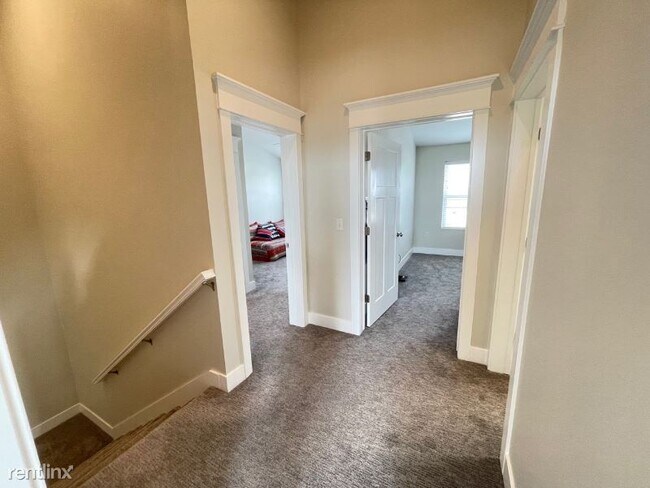 Building Photo - 3 br, 2.5 bath Townhome - 13174 Lincoln Rd