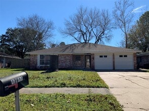 Building Photo - 13611 Elm Ct