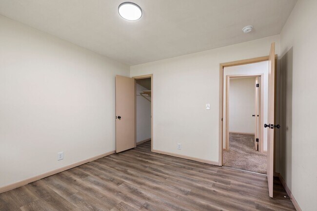 Building Photo - S0282-MF2-GP1