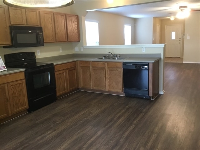 Building Photo - 25018 Longbranch Run