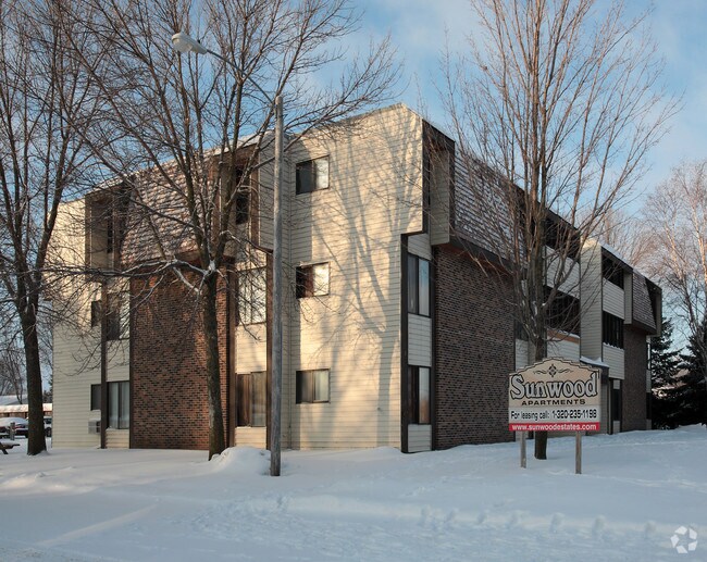 Building Photo - Sunwood Apartments