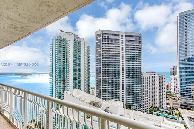 Building Photo - 1200 Brickell Bay Dr