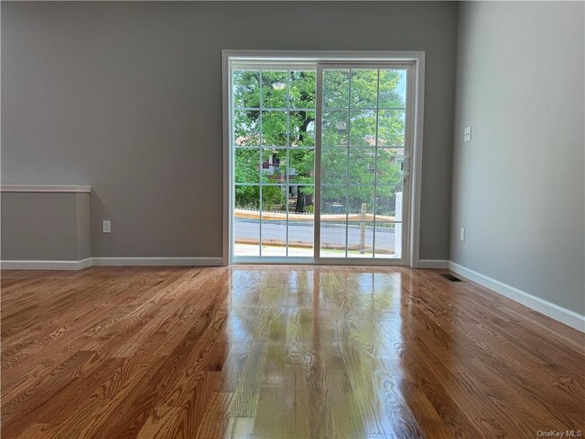 Building Photo - 16 Pinto Rd