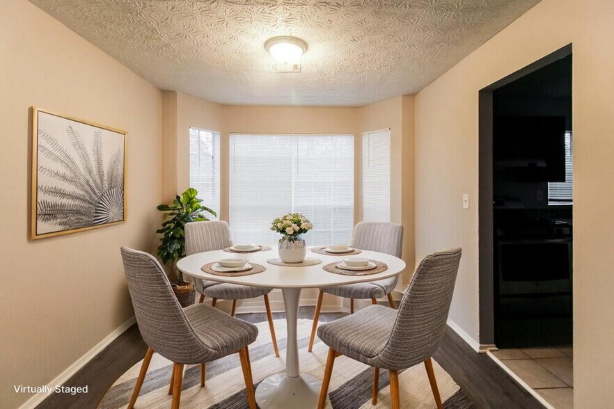 Building Photo - 7115 Chestnut Ln