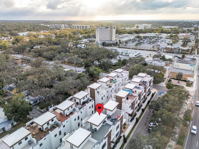 Building Photo - 620 Petit Wy