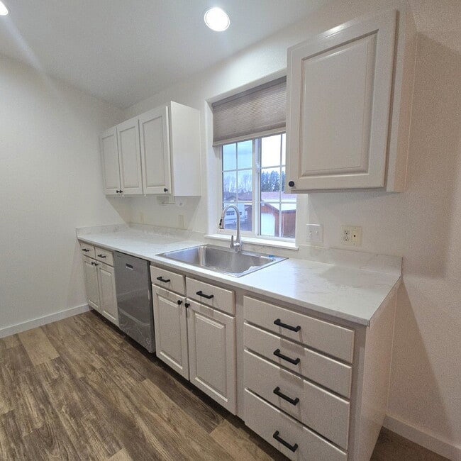 Building Photo - Remodeled 3 bedroom, 2 bathroom, 2 car garage + shop