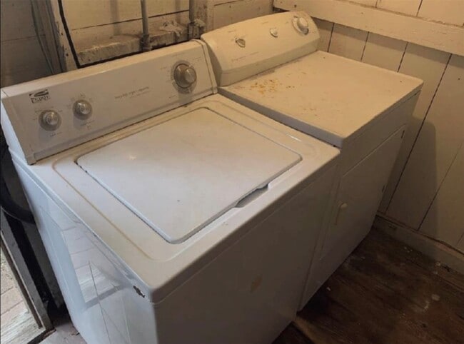 Building Photo - 1706 Hawthorne St