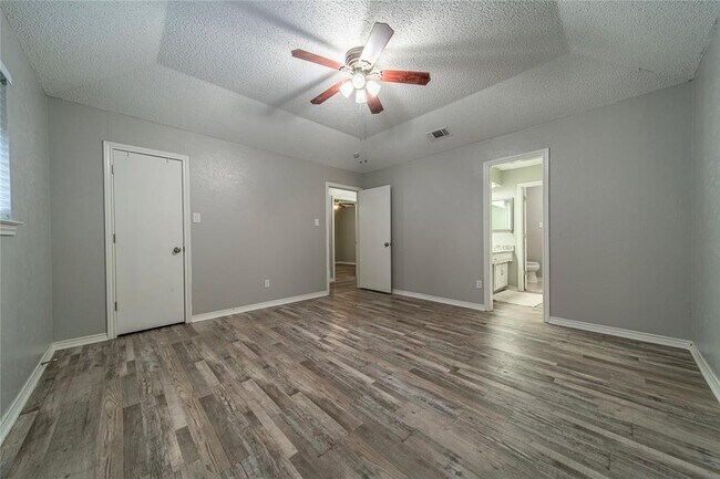 Building Photo - 408 Shoreview Dr