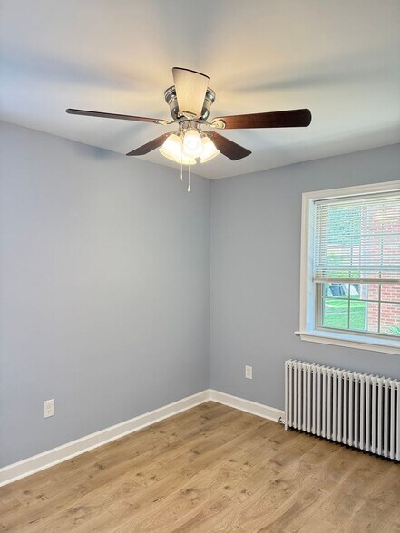 Building Photo - 8716 Plymouth St