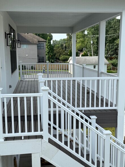 Covered Deck - 247 N West St