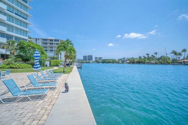 Building Photo - 9101 E Bay Harbor Dr