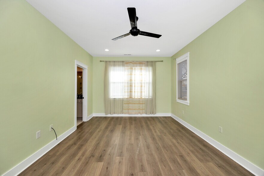 Building Photo - 2907 8th Ave SW