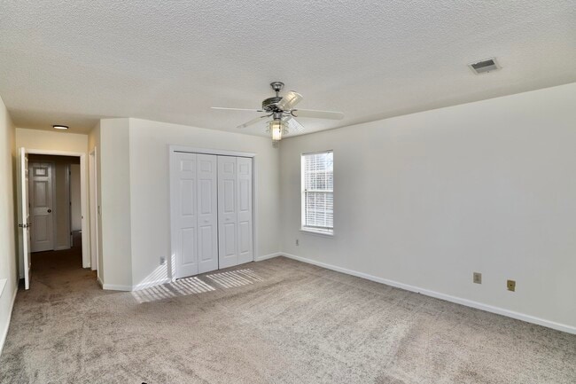 Building Photo - 21 N Trace Ct