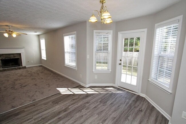 Building Photo - 3508 Hill Pond Dr NE