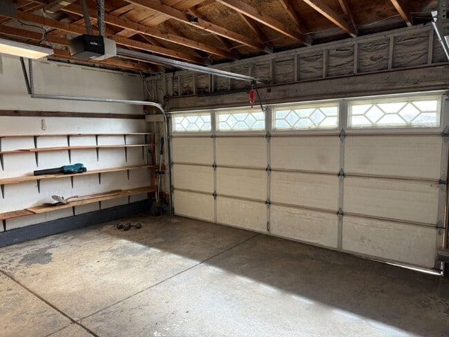 Building Photo - Unique 5 Bedroom 2 Story w/ Solar Suisun *...