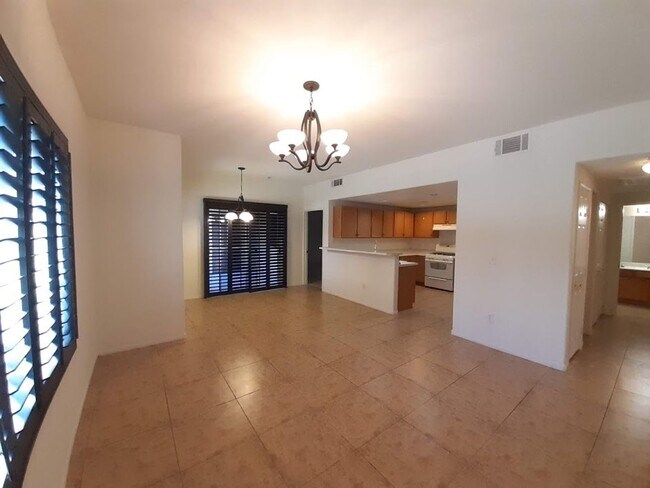 Building Photo - 2 BED/ 2 BATH CONDO LOCATED IN THE SOUTHWEST!