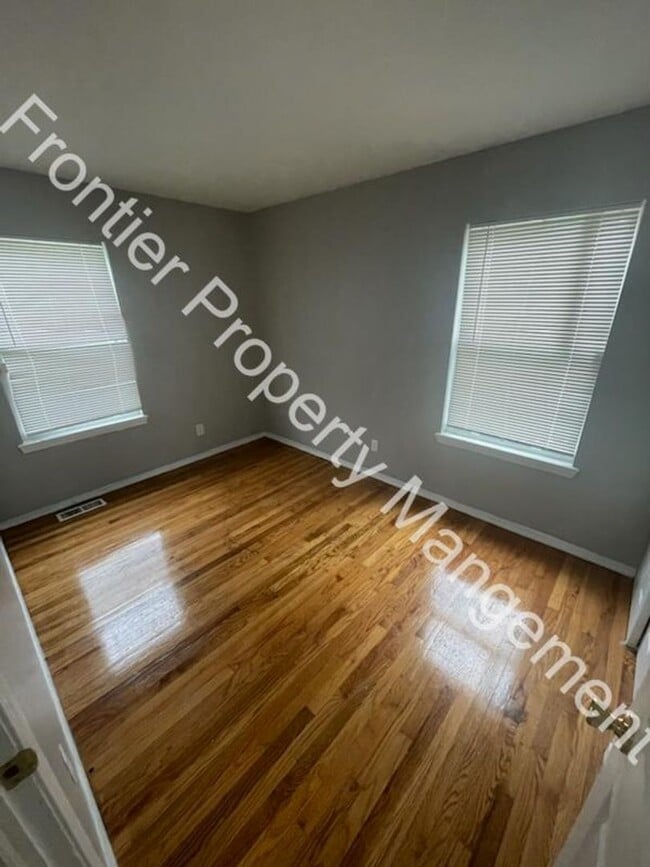 Building Photo - 3Bed 1 Bath Home in Spanish Lake, MO - Per...