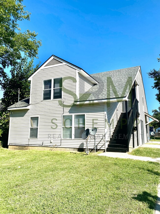 Building Photo - Spacious Second Floor 1BR in Portland