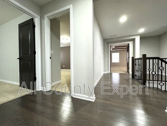 Building Photo - 920 Grove Valley Dr