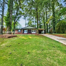 Building Photo - 1079 Shieldcrest Way