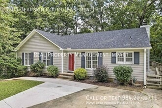 Building Photo - 3305 Bearskin Ct