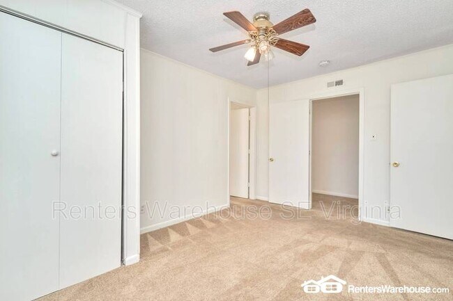 Building Photo - 112 W Seaview Ave