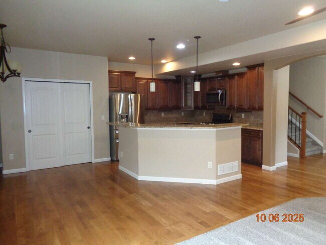 Building Photo - Exclusive community