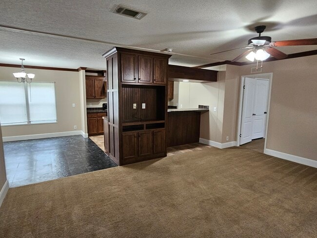 Building Photo - 8415 Verano St