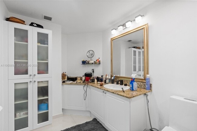 Building Photo - 19501 W Country Club Dr