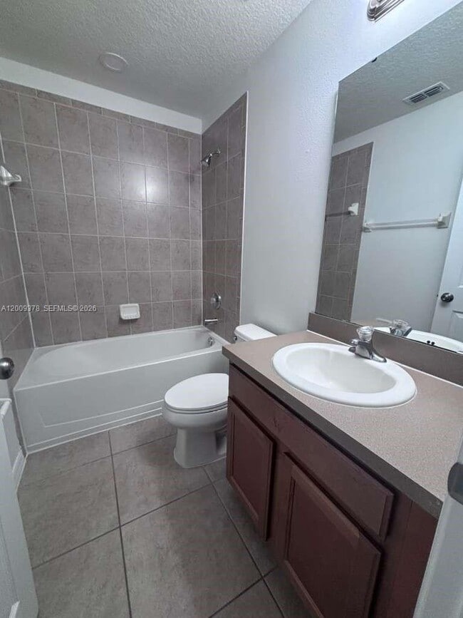 Building Photo - 16 Canterbury Bell Dr