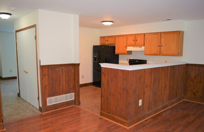 Building Photo - 361 Kent Ln
