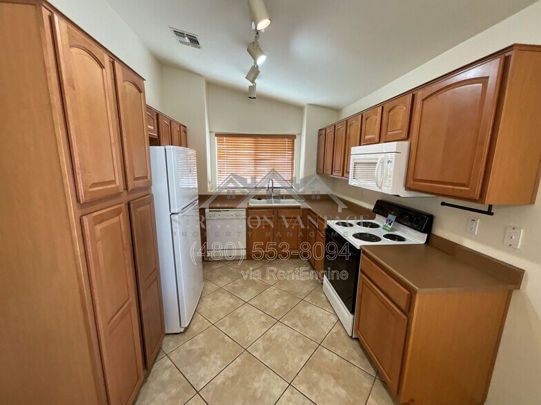 Building Photo - 15962 W Acapulco Ln