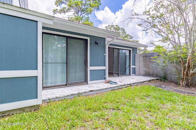 Building Photo - 8118 Baymeadows Cir E
